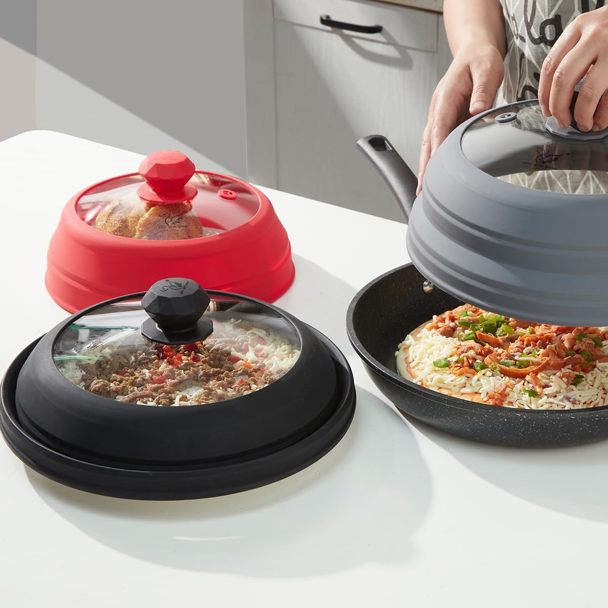 Microwave Splatter Cover Vented Glass Splatter Guard Lid with Collapsible Silicone for Food as Pot Cover Plate 9.8 inch Black
