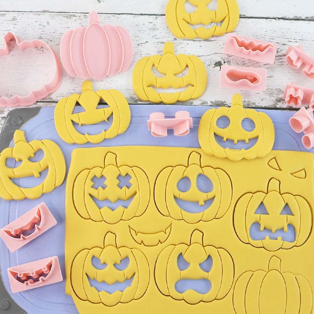 Mini Pumpkin Cookie Cutters, DIY 3d Halloween Raised Design Cookie Stamps, Cookie Cutter Set suitable for Frosting Decoration, Mini Gingerbread Pie Molds, Day of The Dead Decorations (Pumpkin)