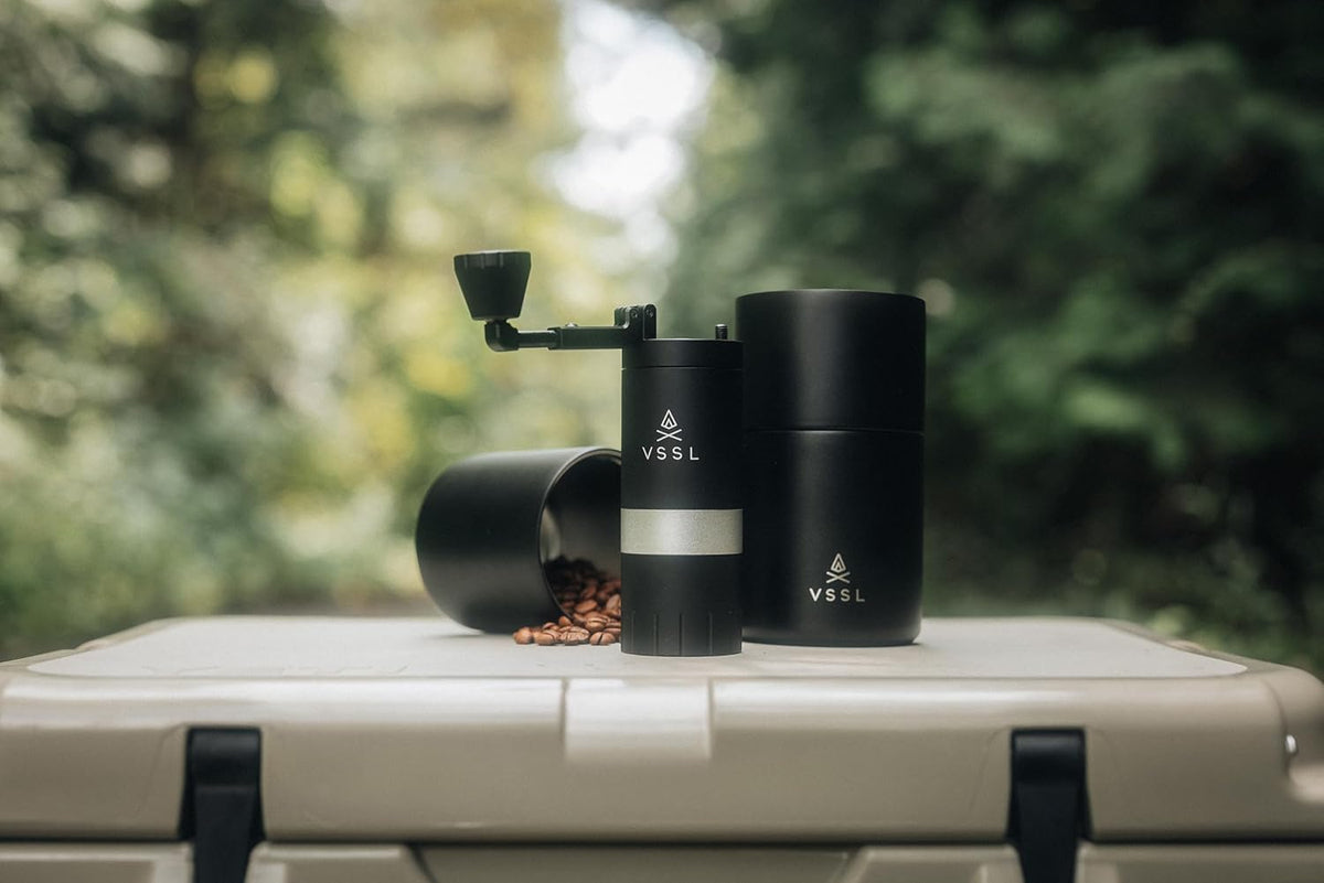 Nest Pour Over Coffee Kit + Java G25 Grinder Gift Set, Contains Two 10 Oz Mugs, Splash Proof Lid, Pour Over Coffee Dripper, Java G25 Grinder and Storage Connector, Black