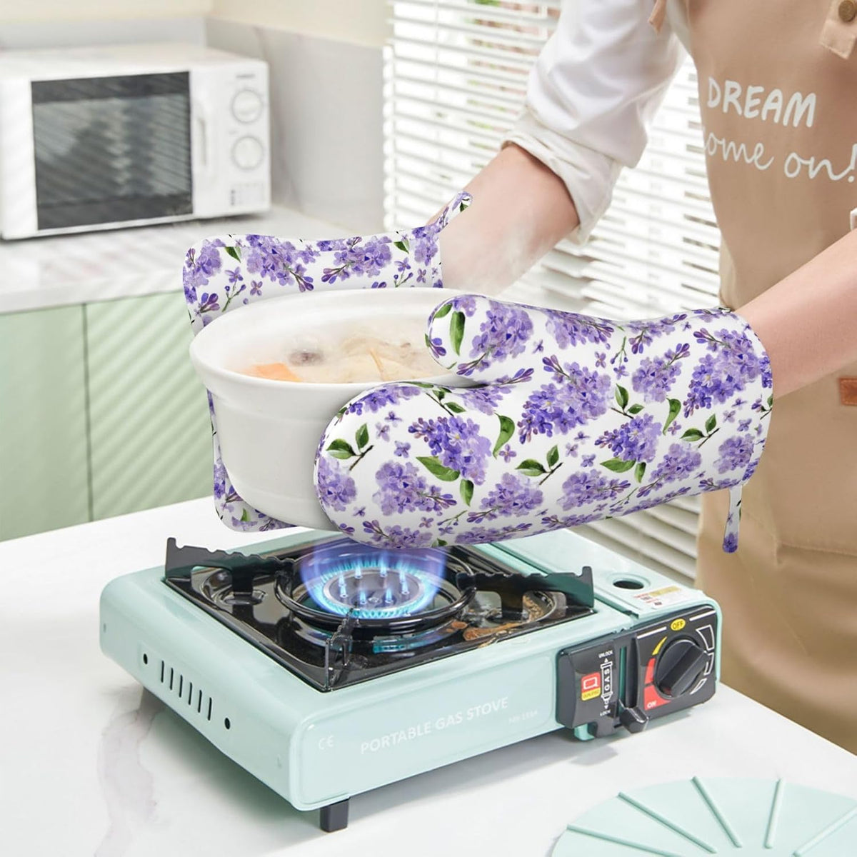 Lavender Oven Mitts and Pot Holders 4 pcs Set Silicone Lilac Flower Kitchen Oven Mitt Gloves Lavenders Pot Holders Non-Slip Heat Resistant Cooking Mitts Set for Kitchen Baking Grilling