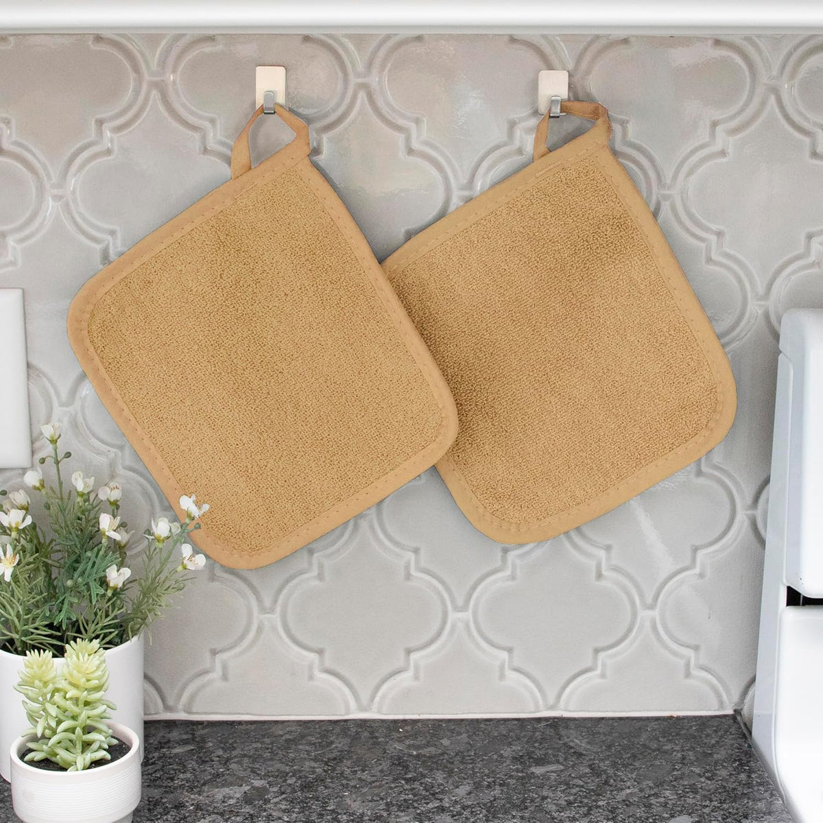 RITZ Terry Potholder & Hot Pad: Unparalleled Heat Resistant, Durable 100% Cotton – Ergonomically Designed for Optimal Grip – Easy-Care Machine Washable – 2-Pack, Straw
