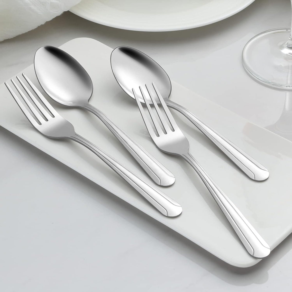 BEWOS 24 Pieces Spoons Set, 7.5 Inchs Spoons Silverware, Stainless Steel Spoons, Dinner Spoons, Mirror Polished Tablespoons, Dishwasher Safe, Silver Spoons for Home, Restaurant