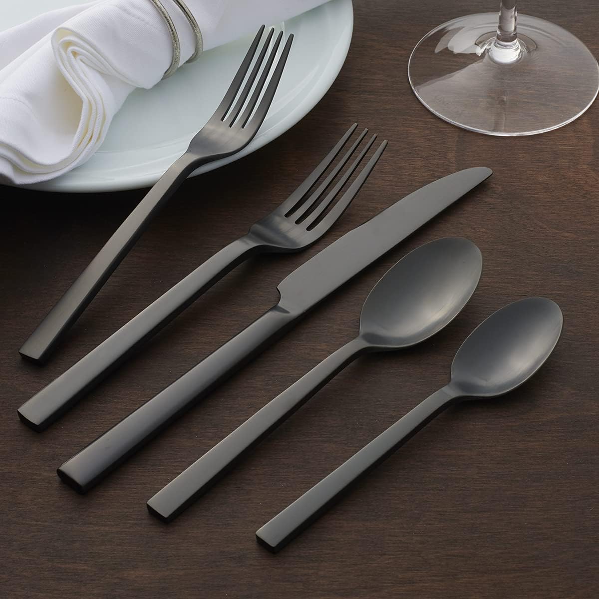 Oneida Chef's Table Black 20 Piece Everyday Flatware Set, Service for 4, 18/0 Stainless Steel, Silverware Set
