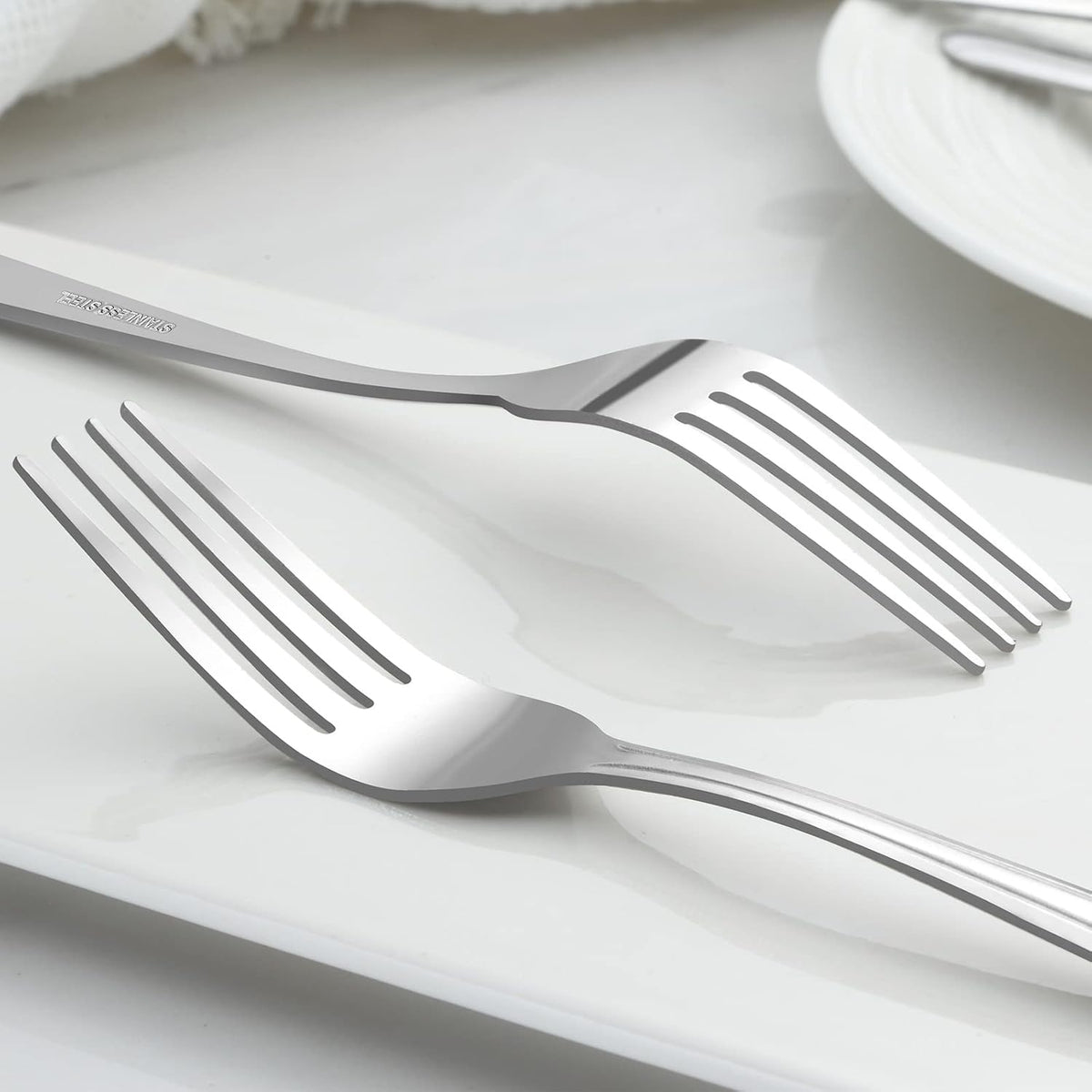 BEWOS 24 Pieces Dinner Forks Set, 8.2-Inch Stainless Steel Forks Silverware, Flatware Salad Forks for Home, Kitchen or Restaurant - Mirror Polished, Dishwasher Safe