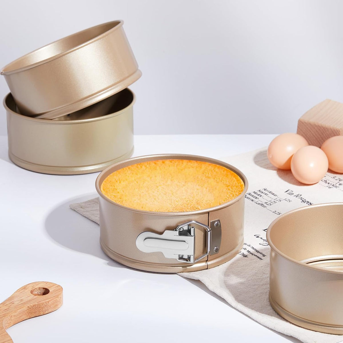 4 Pcs 6 Inch Non Stick Springform Pan with Removable Bottom Carbon Steel Round Springform Cheesecake Pan with Stainless Steel Spring Buckles for Baking Kitchens Restaurant(Champagne Gold)