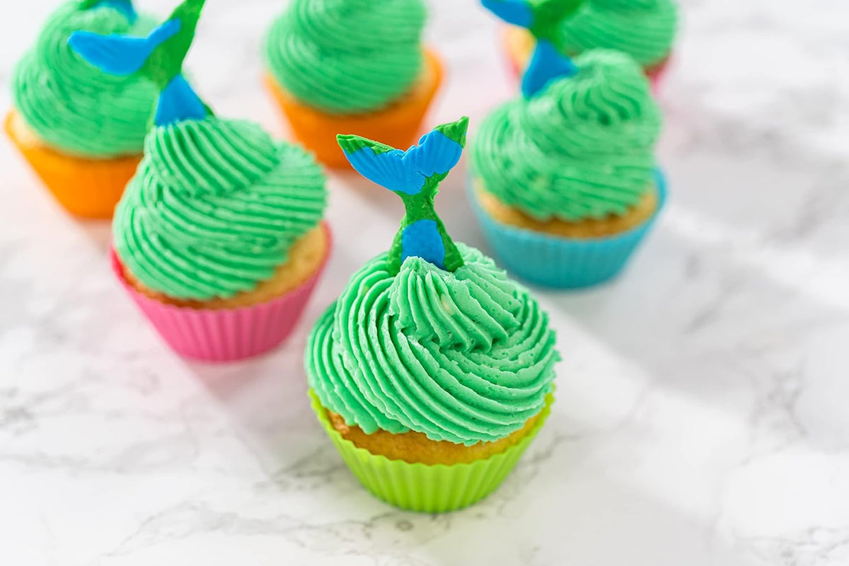 Bakerpan Premium Rolled Green Fondant for Cake Decorating - 1 Pound, Vanilla Flavor