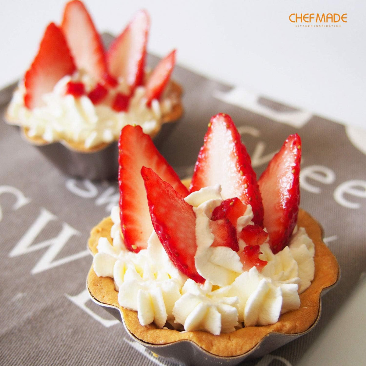 CHEFMADE Mini Pudding Pan Set, 3-Inch 4Pcs Non-Stick Egg Tart Mold Flower-shaped Pie Bread and Cake Pan Bakeware for Oven and Instant Pot Baking (Champagne Gold)