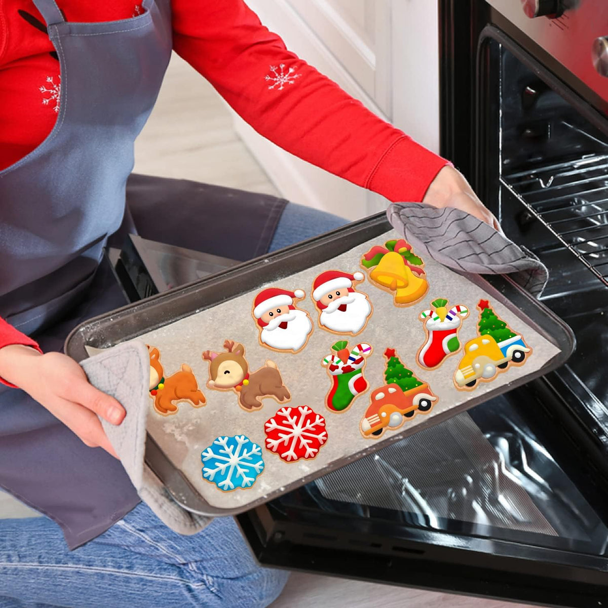 Leesgel Christmas Cookie Cutters, 3D Christmas Holiday Cookie Cutters Shapes with Santa/Xmas Tree/House/Deer, Christmas Party Decorations Ornaments