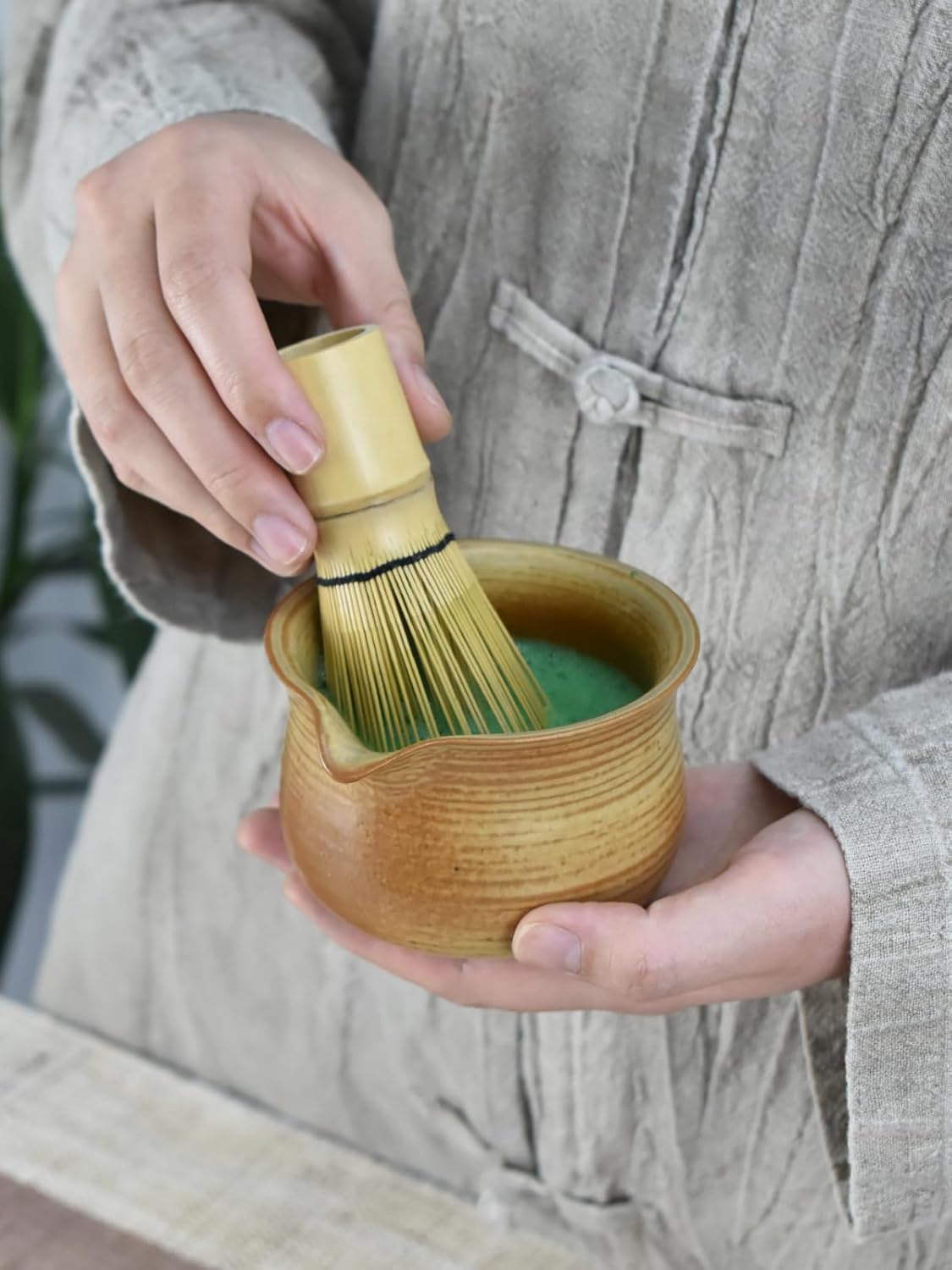 Artcome Matcha Tea Set – 4 Piece Japanese Ceremonial Kit with 9oz Ceramic Bowl with Spout, Bamboo Whisk, Scoop, Whisk Holder & Tea Manual – Traditional Matcha Starter Kit for Daily Use