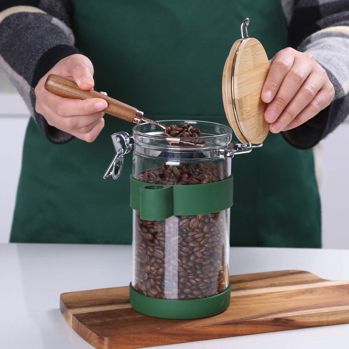 KKC Vacuum Sealed Coffee Bean Storage Container with Scoop for 1 lb Beans,Airtight Glass Coffee Jar Canister with Scoop,Glass Storage Canisters with Hinged Lid,40 Fluid Ounce