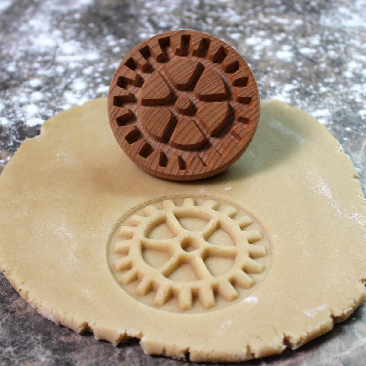 Wood Cookie Stamp, 2.5 Inch (Gear CS-022)