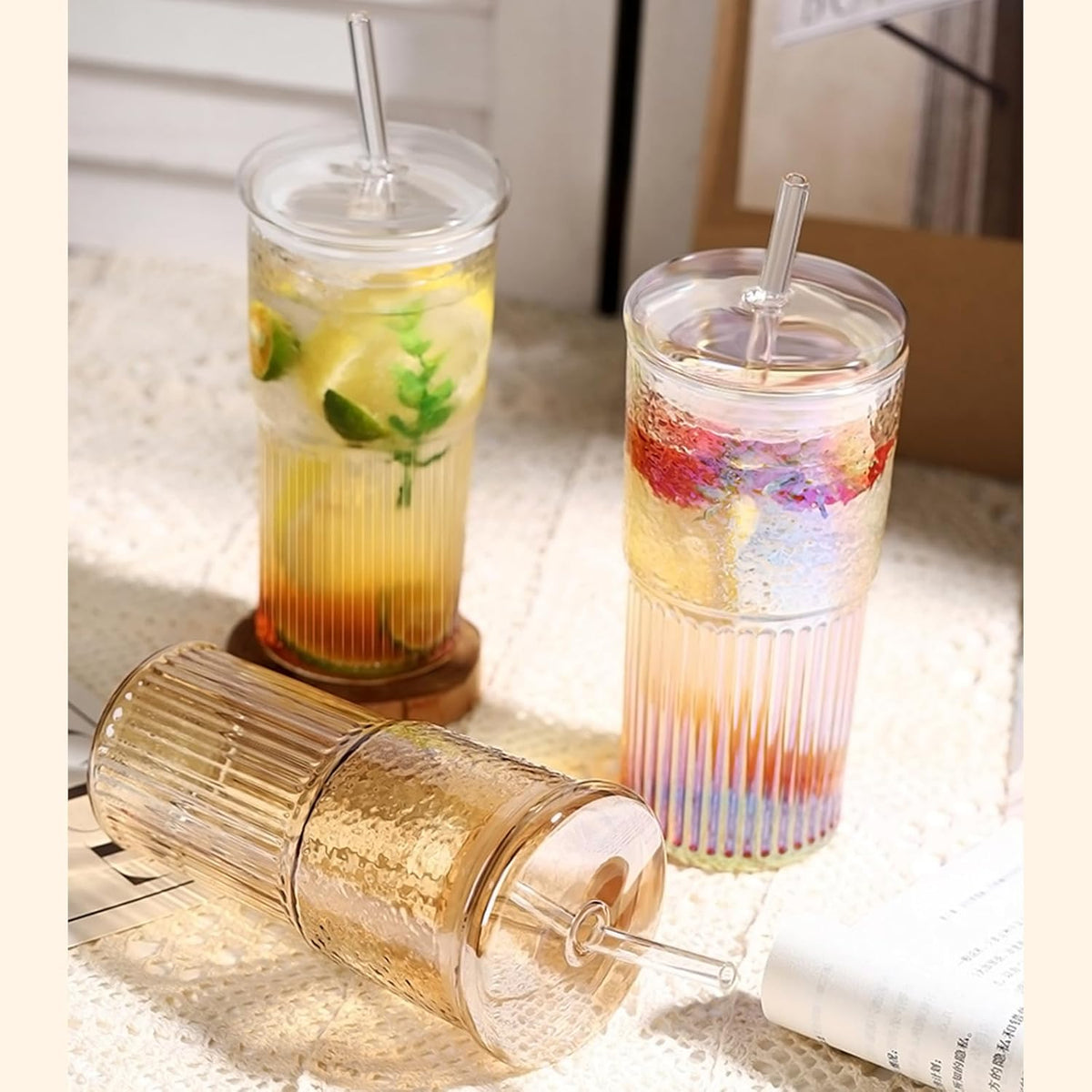 GOSCHE Glass Cups with Lids and Straws, 20oz Drinking Jar Glass Tumbler Iced Coffee Cups Set, Vintage Ripple Glassware Smoothie Cups for Water Coffee Tea, Amber, 2 Pcs