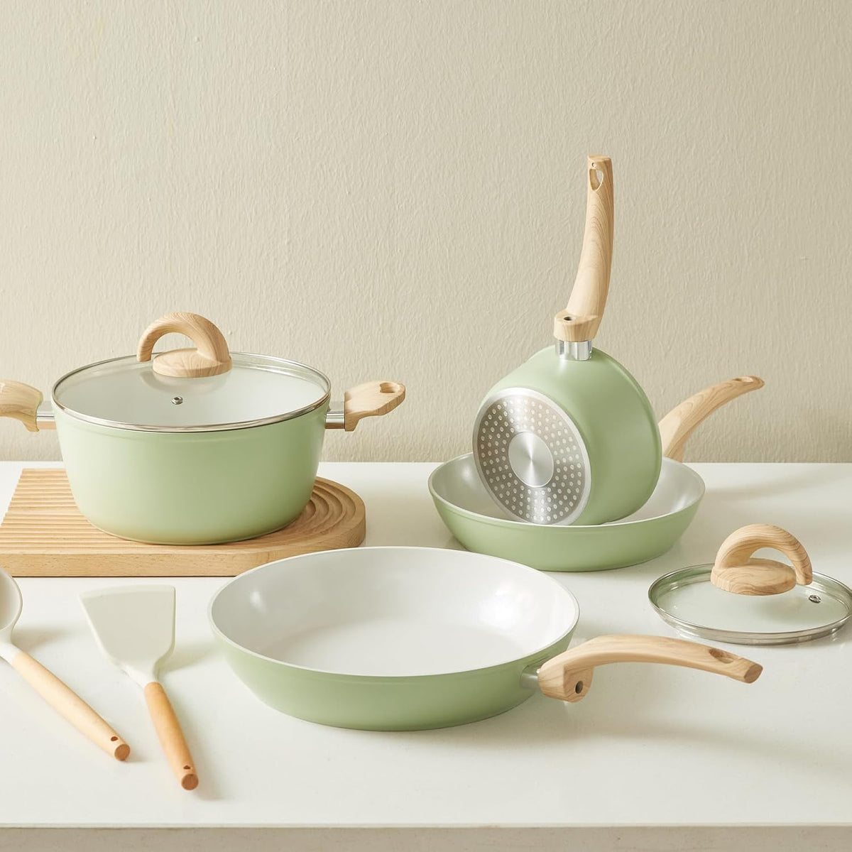Green Non Stick Pots and Pans Set, Healthy Ceramic Cookware Set, 12pcs Kitchen Cooking Pots and Frying Sauce Saute Pans Set, PFAS-Free with Kitchen Utensils and Lid, Avocado