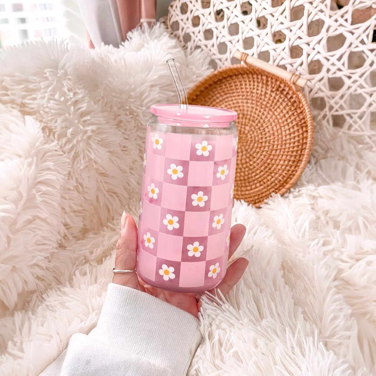 SANDJEST Checkerboard Daisies Glass Can, Floral Checker Cup with Lid & Straw, Iced Coffee Aesthetic Cups, Gift for Christmas Birthday Mother Day, Gifts for Women, 16oz