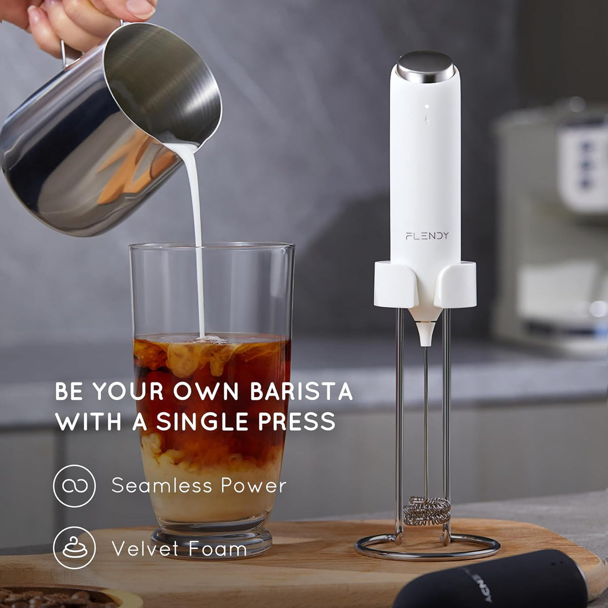 Rechargeable Milk Frother Handheld, Coffee Frother Handheld with USB-C Charging Stand, Electric Drink Mixer Handheld, Mini Electric Whisk Frother for Coffee, Matcha, etc