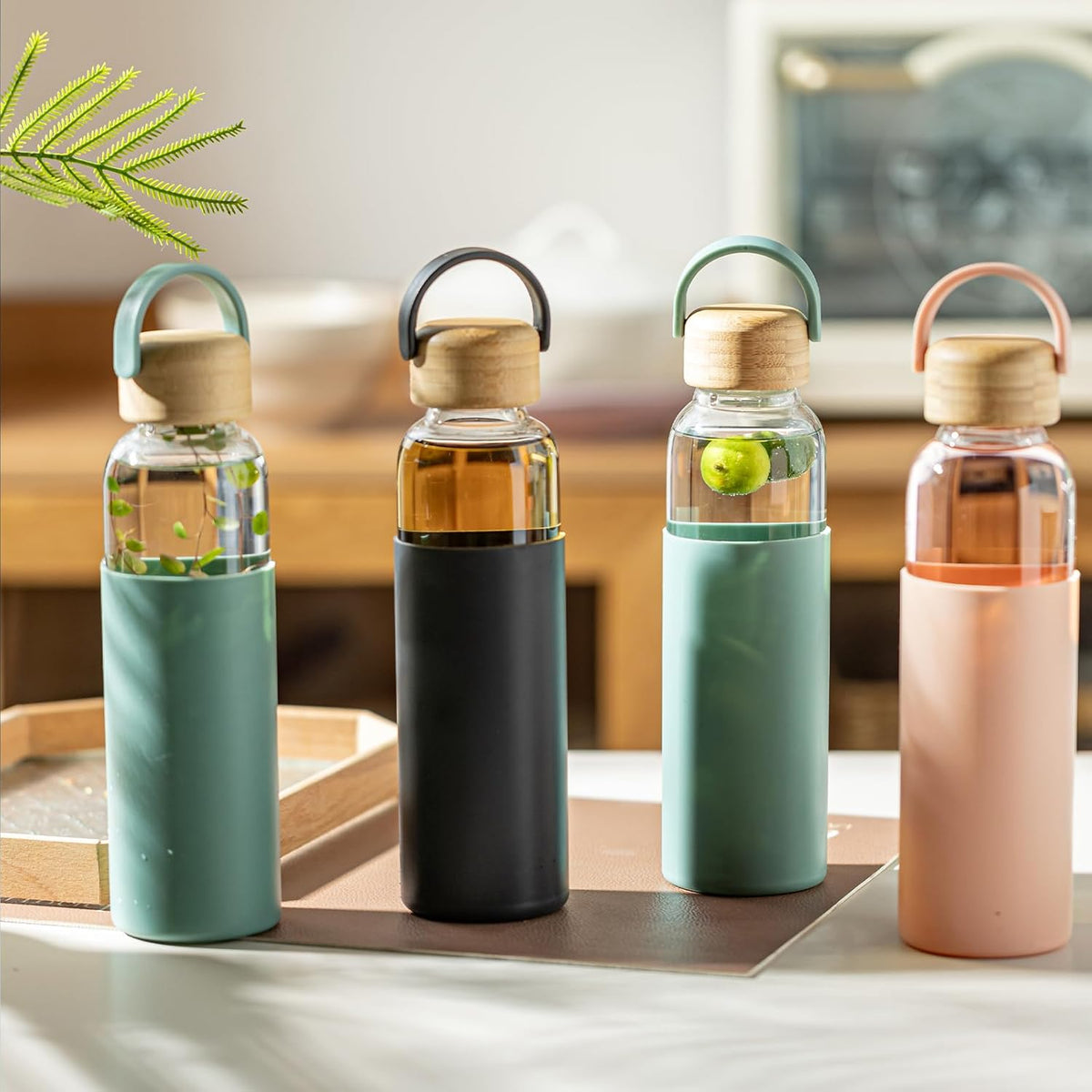 21oz Borosilicate Glass Water Bottles with Silicone Non-Slip Sleeve & Leak-Proof Lid-Reusable Drink Bottle for Office,Travel,Gym,Hiking-BPA Free,Ideal Gift for Home,Car &Fitness (Pink+Green)