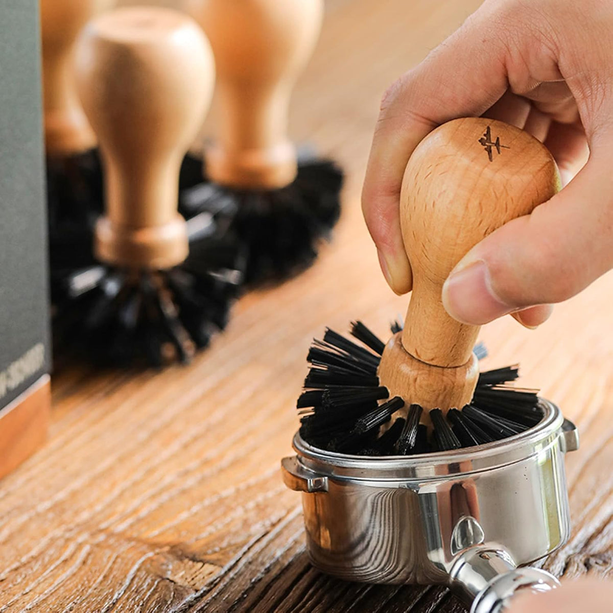 MHW-3BOMBER Coffee Portafilter Cleaning Brush Espresso Machine Portafilter Brush Speacial for 58mm Portafilter Professional Barista Cleaning Tools Effectively Cleaning B5341