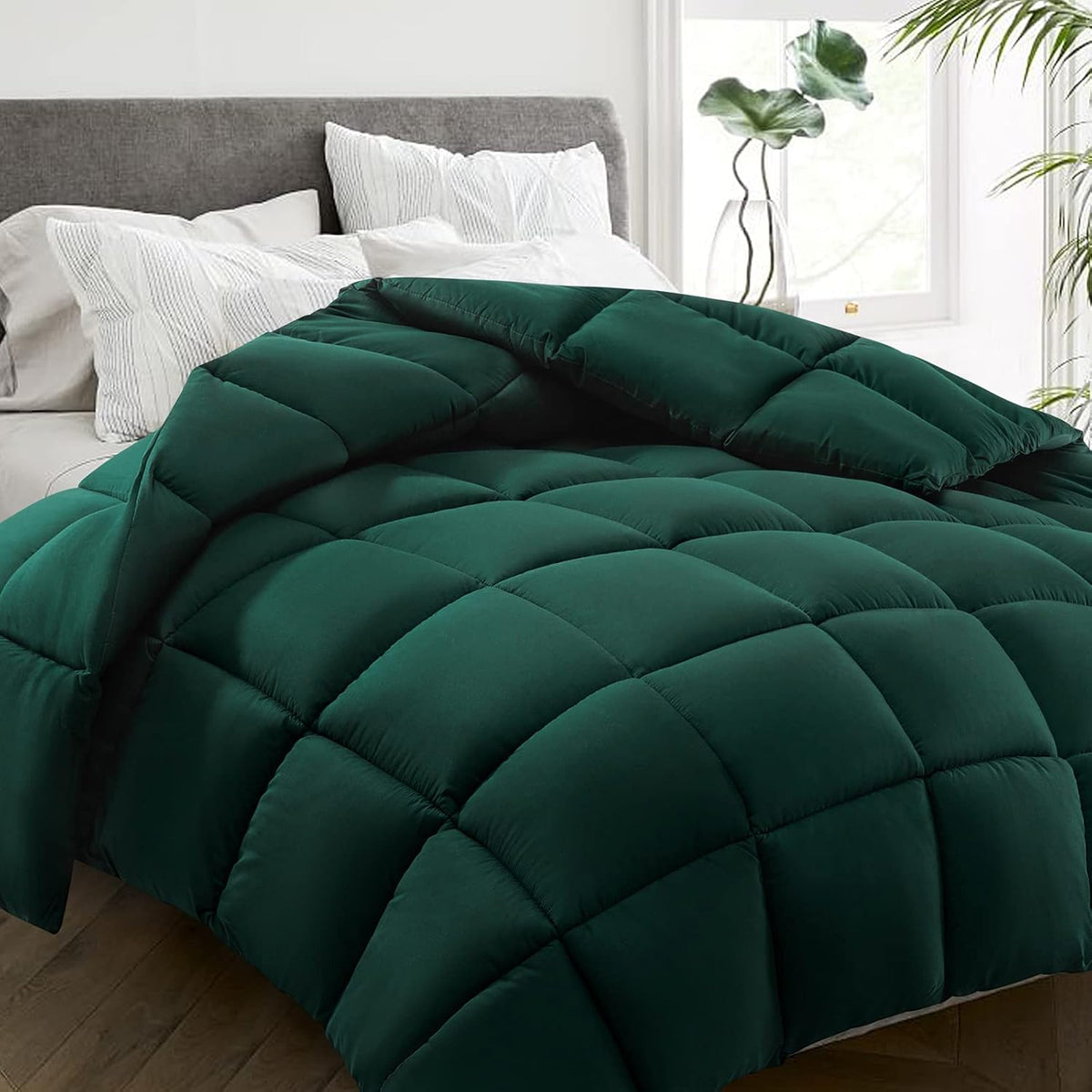 HYLEORY All Season California King Size Bed Comforter - Cooling Down Alternative Quilted Duvet Insert with Corner Tabs - Winter Warm - Machine Washable - Emerald Green,Cal King(96*104)