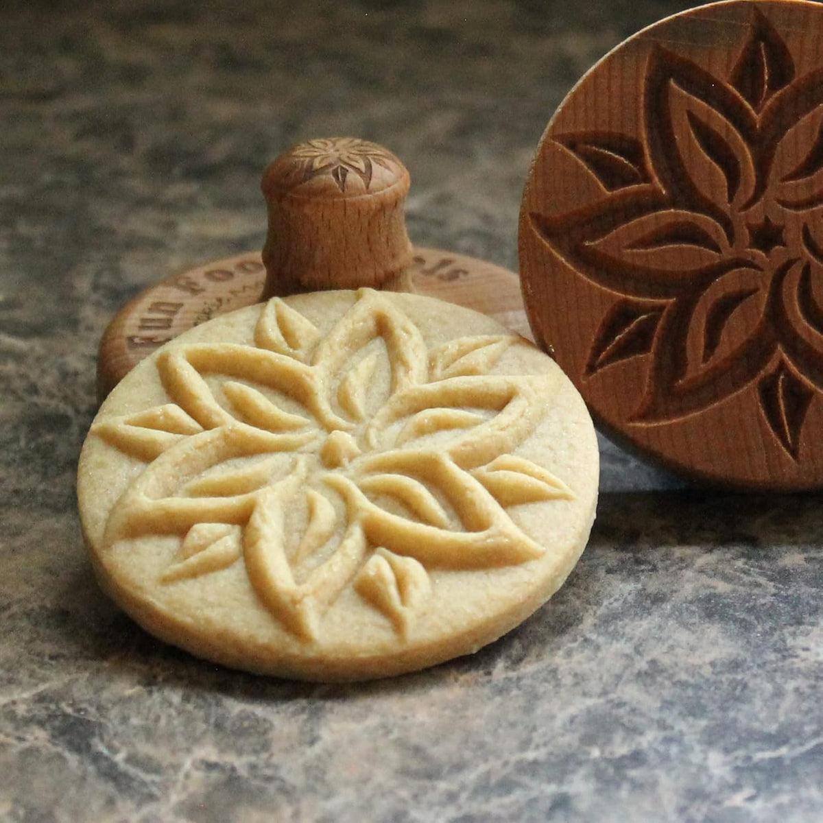 Wood Cookie Stamp, 2.5 Inch (Poinsettia CS-014)