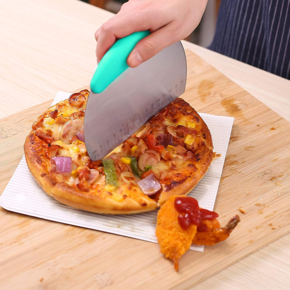1 pcs Dough Pastry Scraper Chopper/Stainless Steel Dough Scraper Cutter with Ergonomic Rubber Non-Slip Grip/Dough Scraper Cutter/Pro Pastry Pizza Cutter Chopper (Blue-green)
