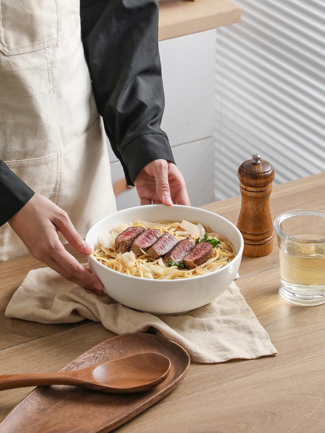 Kanwone Large Serving Bowls - 55 Ounce, Porcelain Salad Bowls, Pasta, Ceramic Soup Bowls, Set of 2, Serving Dishes for Entertaining, Housewarming Gift, Microwave and Dishwasher Safe, White