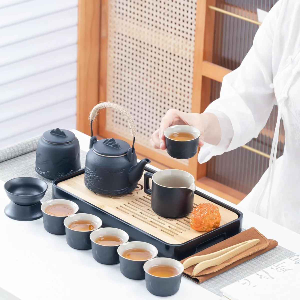 ICHAG Chinese Tea Set, Japanese Tea Sets for Adults, 15-Piece Porcelain Gongfu Tea Set with Tea Pet & Tea Tray, Japanese Teapot Set, Travel Tea Party Set, for Home/Office/Outdoor/Gifts (Black)