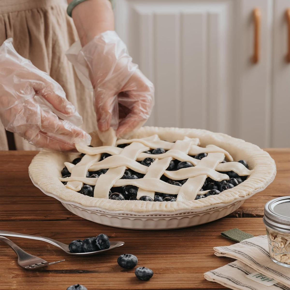 Ceramic Pie Pan for Baking, 9 inch Pie Pans Set of 2, Round Pie Dish for Dessert Kitchen, Farmhouse Vintage Color Pie Plate, Oven & Dishwasher Safe, Off-White