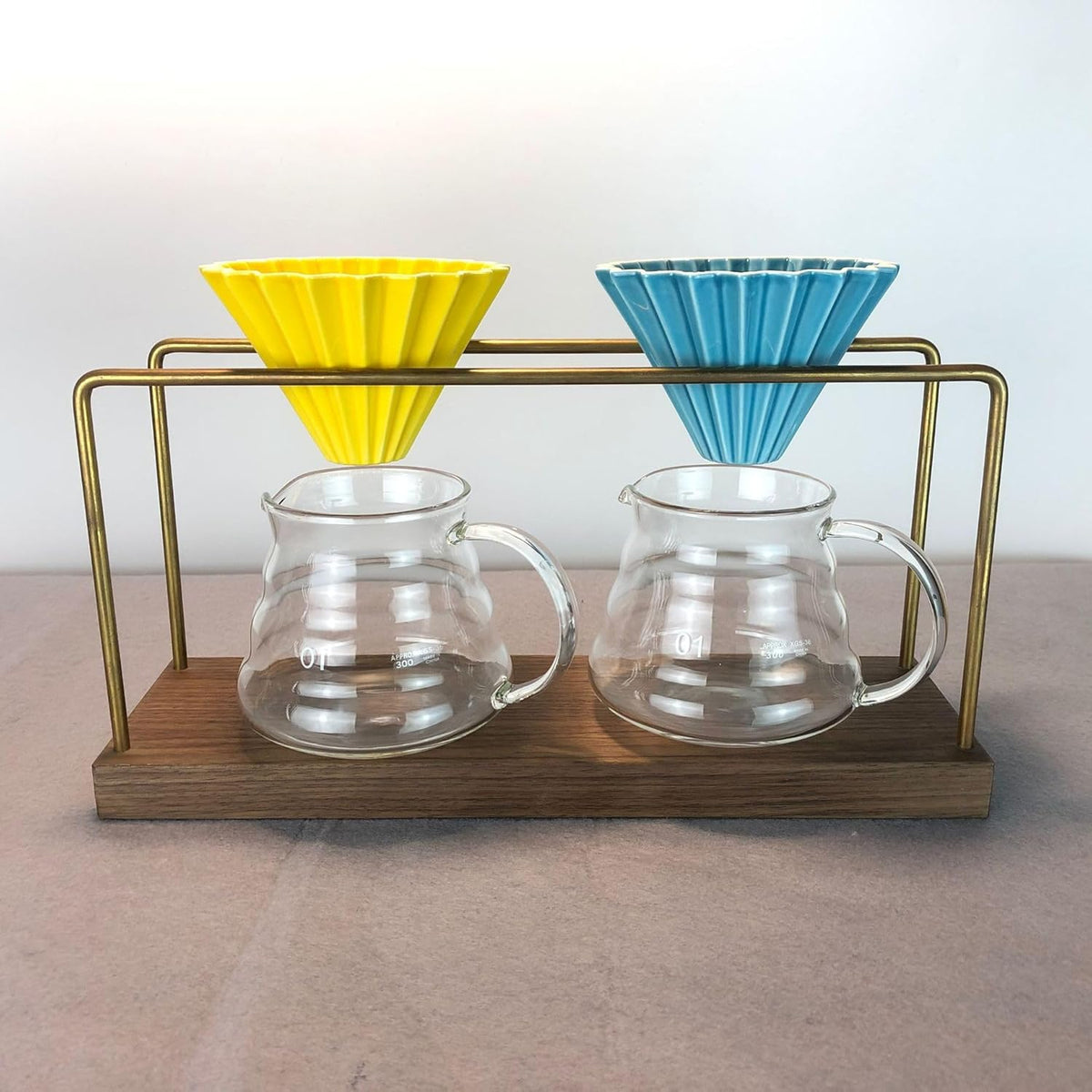 Ceramic Coffee Dripper Pour Over Coffee Maker with Wood Stand Elegant Flower Shape V60 Filter (blue)