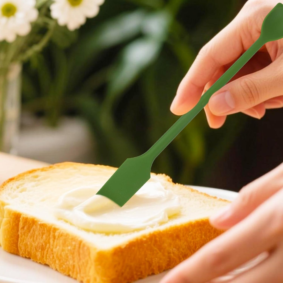 4pcs Mini Silicone Spatulas Set, Dual Sided Multifunctional Small Kitchen Scraper Long Spoon Reusable Stirrer for Jam Cake Cream Butter Icing Lotion (4 Colors)