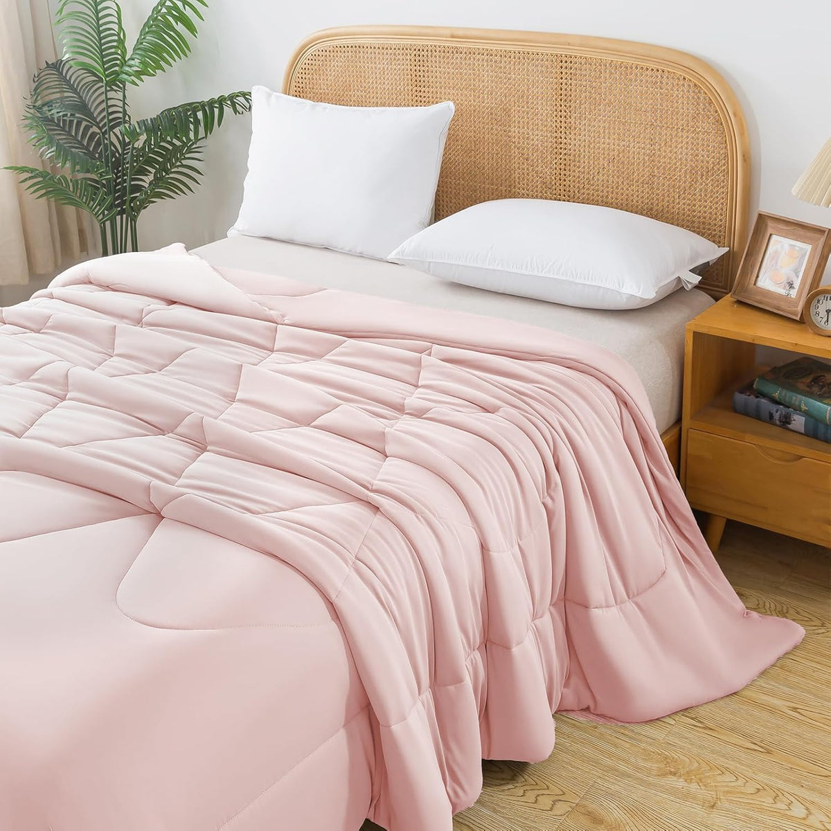 HYLEORY Cooling Comforter Twin Size - Summer Cooling Blanket for Hot Sleepers/Night Sweats, Double-Sided Cold Touch Silky Ice Comforters, Breathable Lightweight Beddings, Cool Pink, 68"x90"