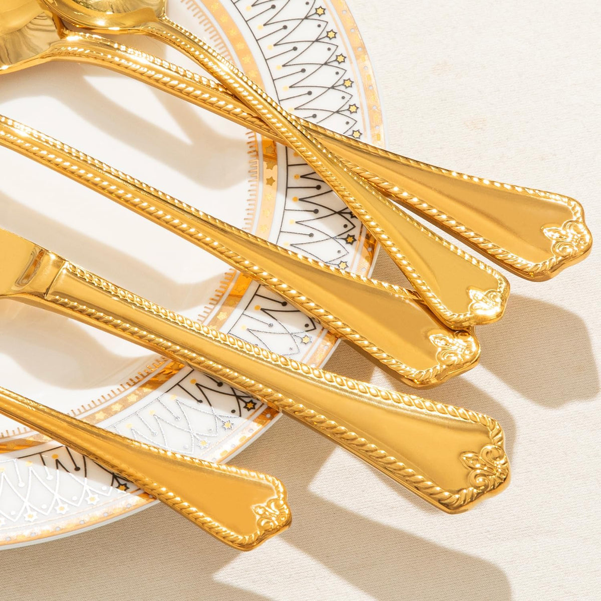 KINGSTONE Gold Silverware Set, 60-piece 18/10 Stainless Steel Flatware Set Cutlery Set for 12, for Kitchen, Home, Wedding, Party, Mirror Polished and Dishwasher Safe, Featured Gifts