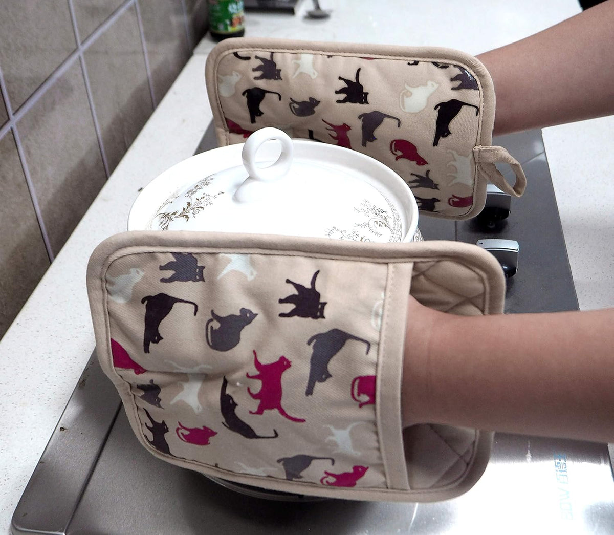 Pot Holders Set of 2 Heat Resistant 480 ℉ Kitchen Non Slip Clear Silicone Printed Comfortable Cotton Lining Women Men Cooking Barbecue Microwave Machine Washable (Cat, Khaki Potholders)