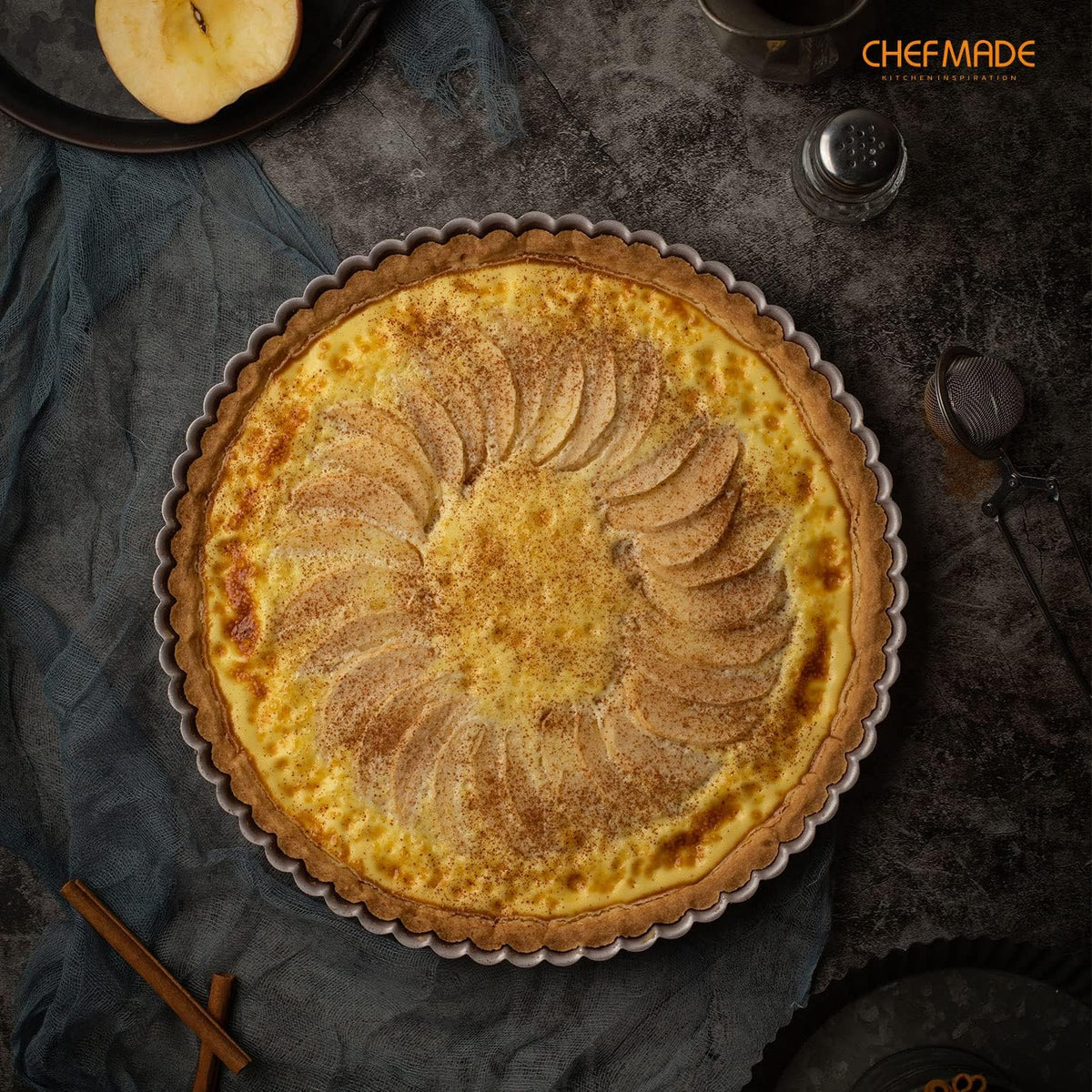 CHEFMADE 11-Inch Round Tart Pan with Removable Loose Bottom, Non-Stick Carbon Steel Quiche Pan for Oven Baking (Champagne Gold)