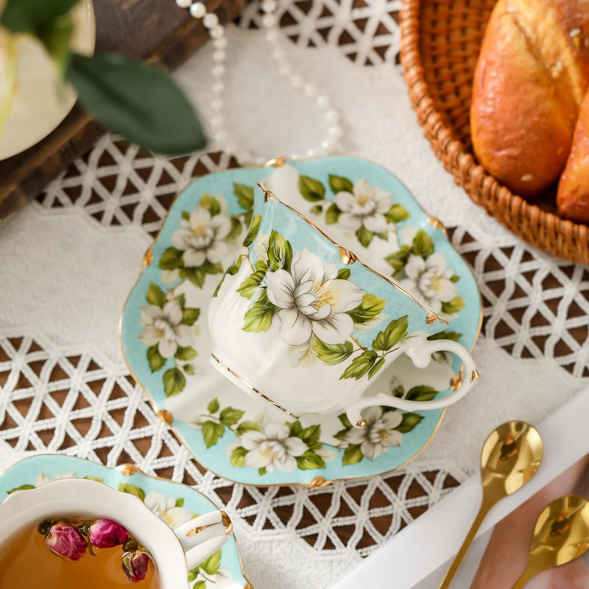 18 Peices Bone China Tea Cup And Saucer Set