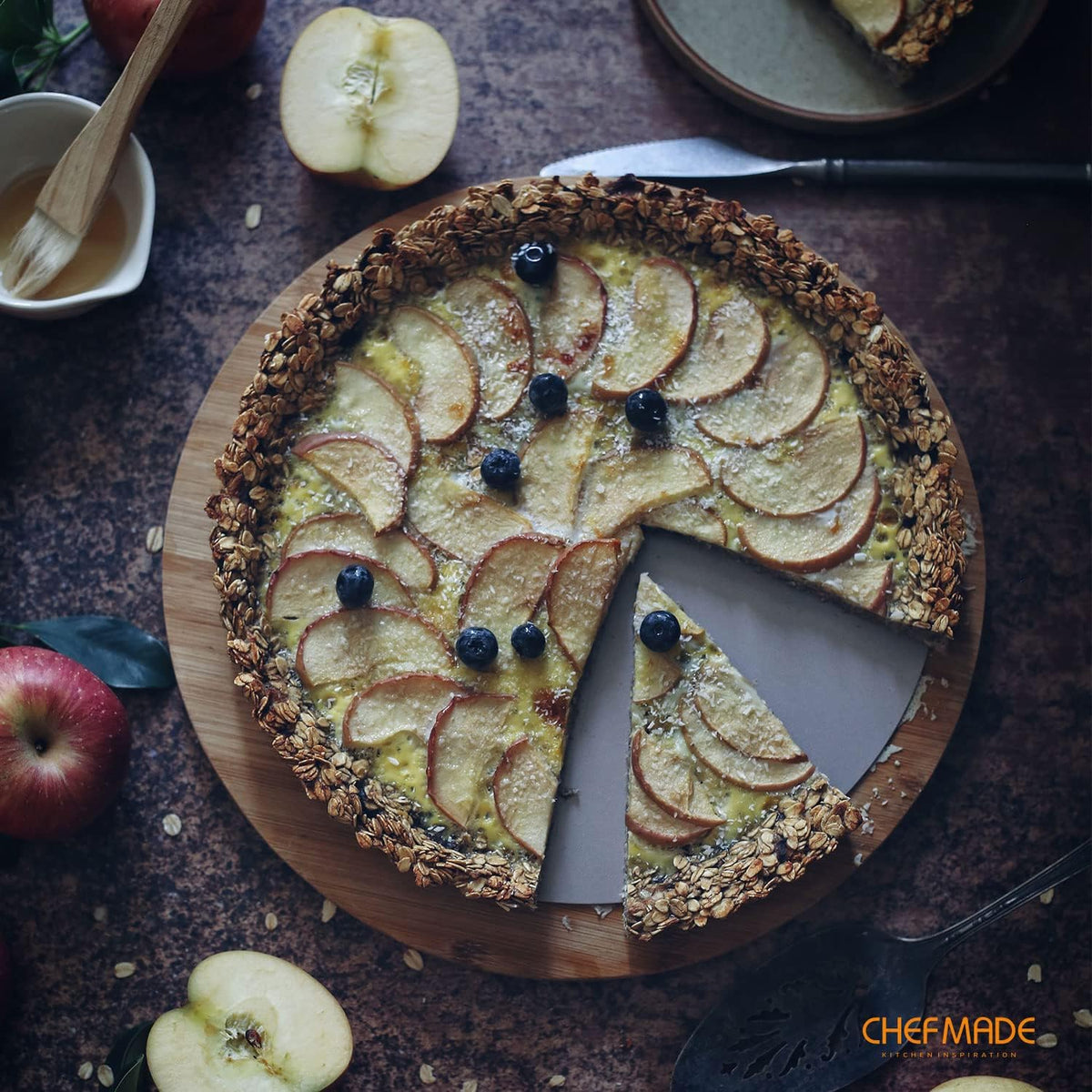 CHEFMADE 11-Inch Round Tart Pan with Removable Loose Bottom, Non-Stick Carbon Steel Quiche Pan for Oven Baking (Champagne Gold)
