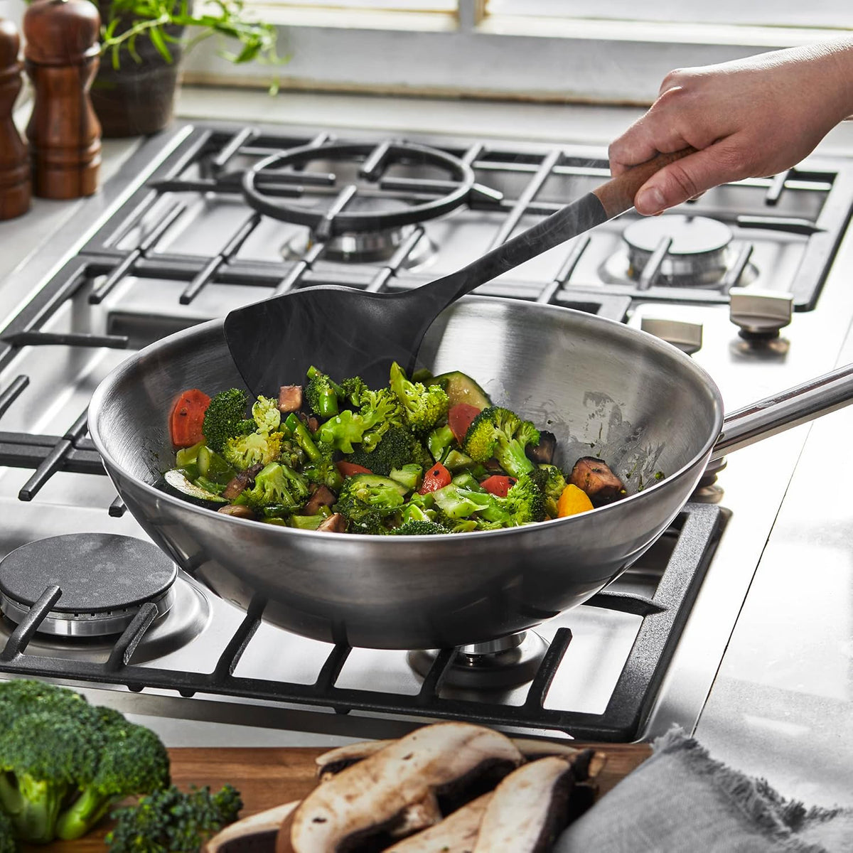 STAUB Wok Spatula, Perfect for Scooping, Flipping, Stirring, and Turning Stir Fries, One Size, Durable BPA-free Matte Black Silicone, Acacia Wood Handles, Safe for Nonstick Cooking Surfaces