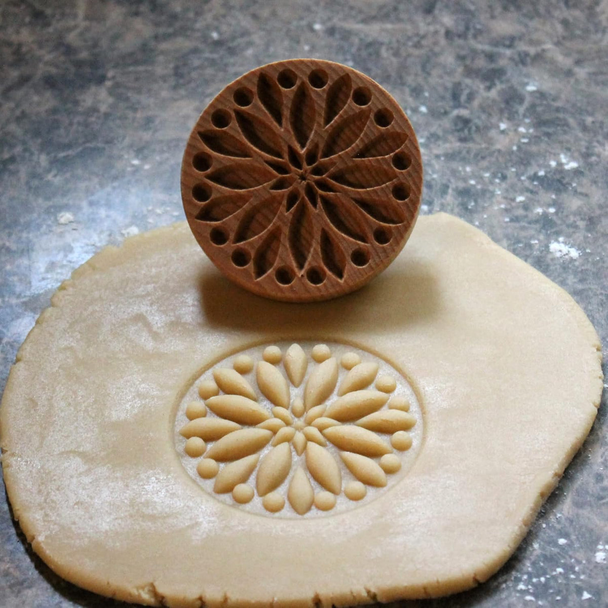 Wood Cookie Stamp, 2.5 Inch (Holiday Flower CS-029)