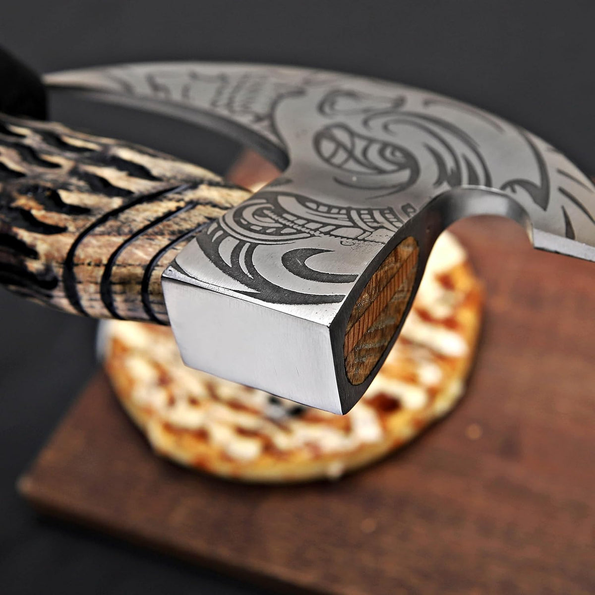 MR. CRAFT Pizza Cutter Axe Rocker Carbon Steel Slicer Chef Pizza Cutter Viking Axe with Leather Cover - Premium Pizza Oven Accessories Ulu Rocking Pizza Gift Gifts for Men (King Skull)