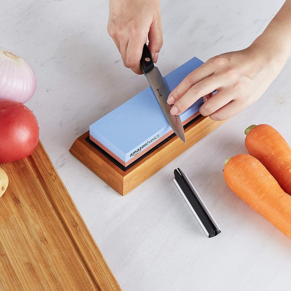 Amazon Basics Whetstone Knife Sharpening Wet Stone Dual Sided 400/1000 Grit with Non-Slip 1 Pc, Bamboo Base, Black & Grey