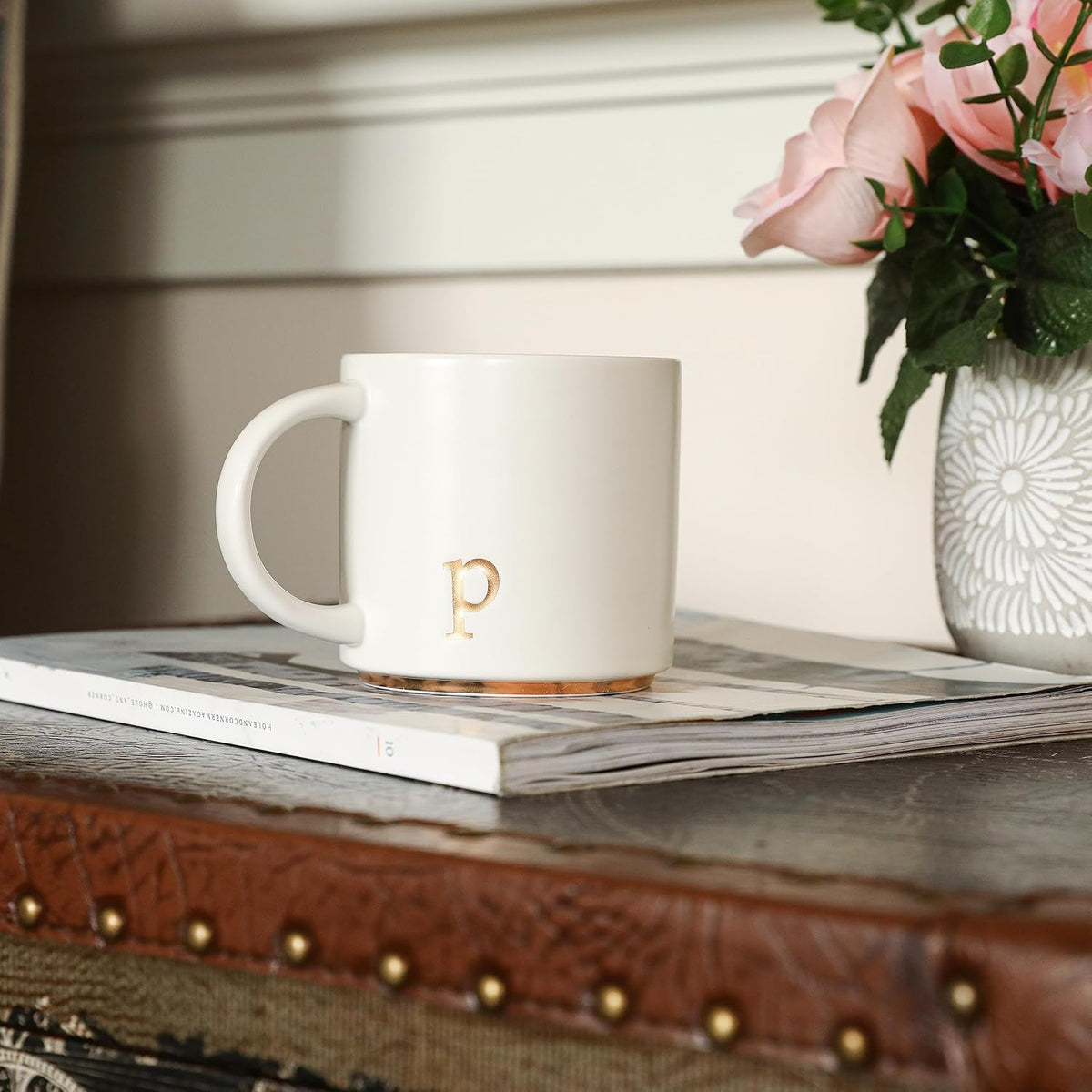 COLLECTIVE HOME - Monogram Ceramic Mugs, 15 oz Golden Initial Coffee Cups, Elegant Alphabet Tea Mugs, Elegant Personalized Mug with Gift Box, Luxurious Cups for Office and Home (p)