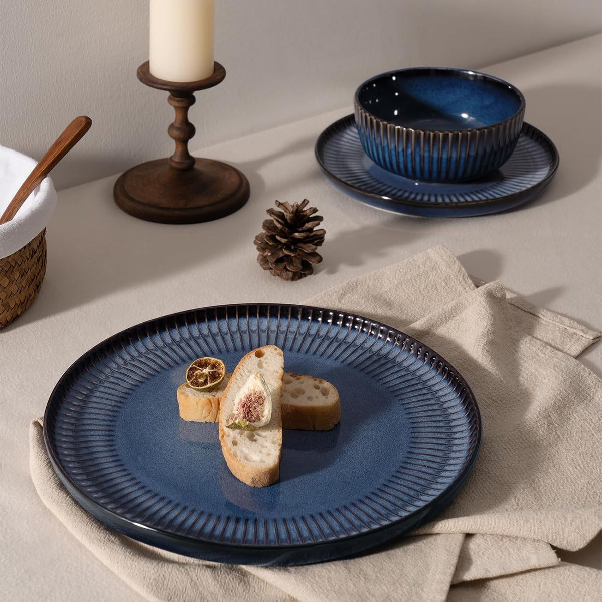 Famiware Starlight Dinnerware Sets, Plates and Bowls Dish Set of 8 (24 Pieces), Ribbed Textured Tableware - Dishwasher & Microwave Safe, Chip & Scratch Resistant, Reactive Glaze, Starry Blue