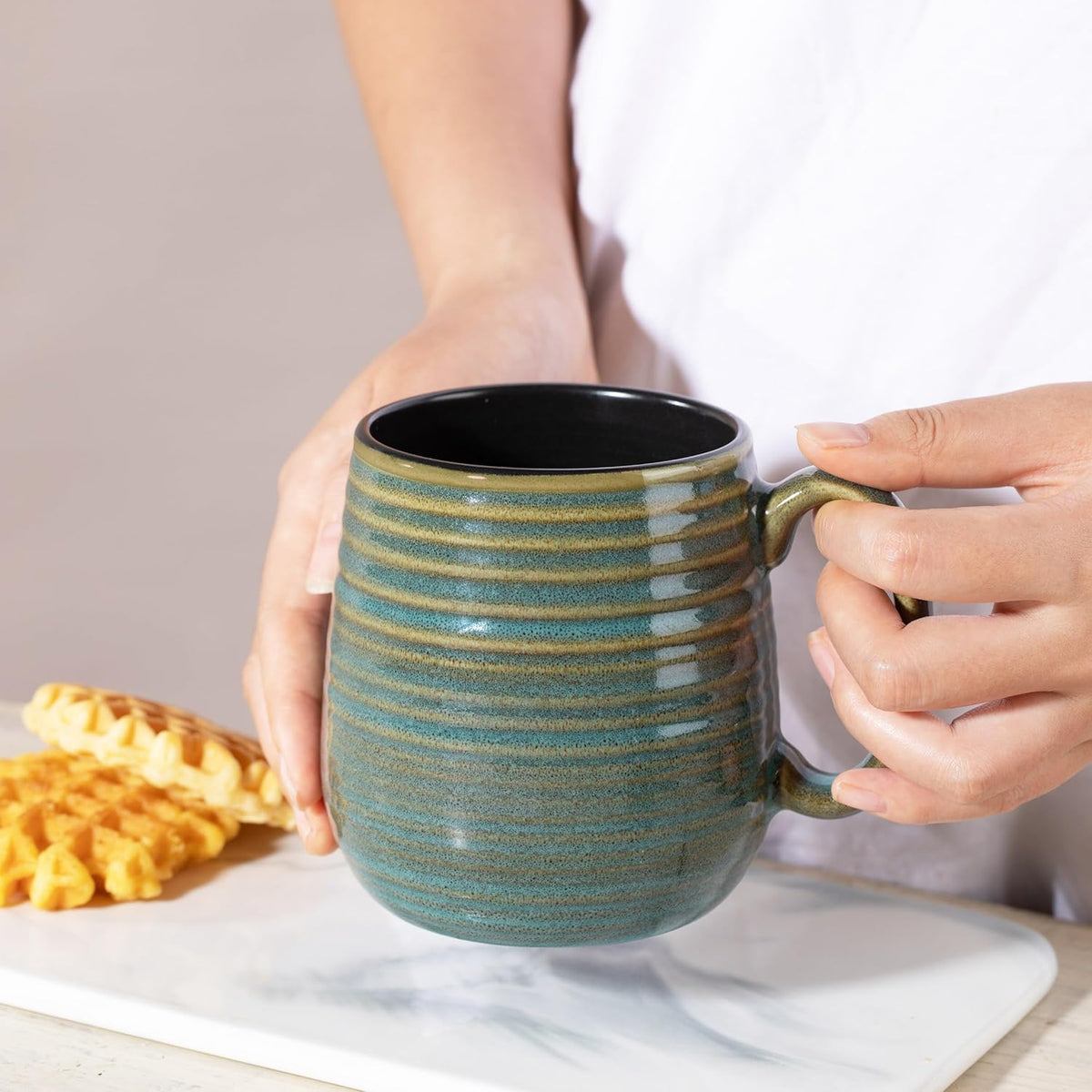 20 oz Large Ceramic Coffee Mugs set of 2, Coffee Mugs for Women and Men, Big Tea Cups, Large Handle Mugs for Office and Home, Microwave and Diahwasher Safe (Green with Stripes, 2PCS)