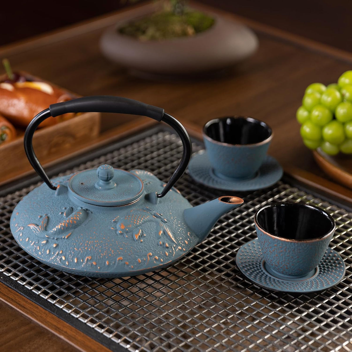 Cast Iron Teapot Set with 2 Tea Cups, 7Pcs Japanese Tea Kettle with Stainless Steel Infuser, Tea Pot Coated with Enameled Interior, Fish Pattern, 27oz 780ml Navy Blue