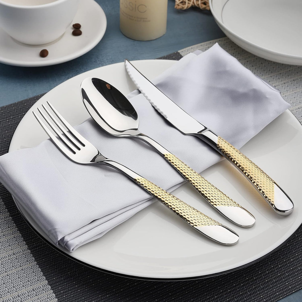 Gold Silverware Set 20-Piece Stainless Steel Flatware Cutlery Set Service for 4 Kitchen Tableware Utensil Set Includes Knives Spoons Forks For Home Kitchen Restaurant