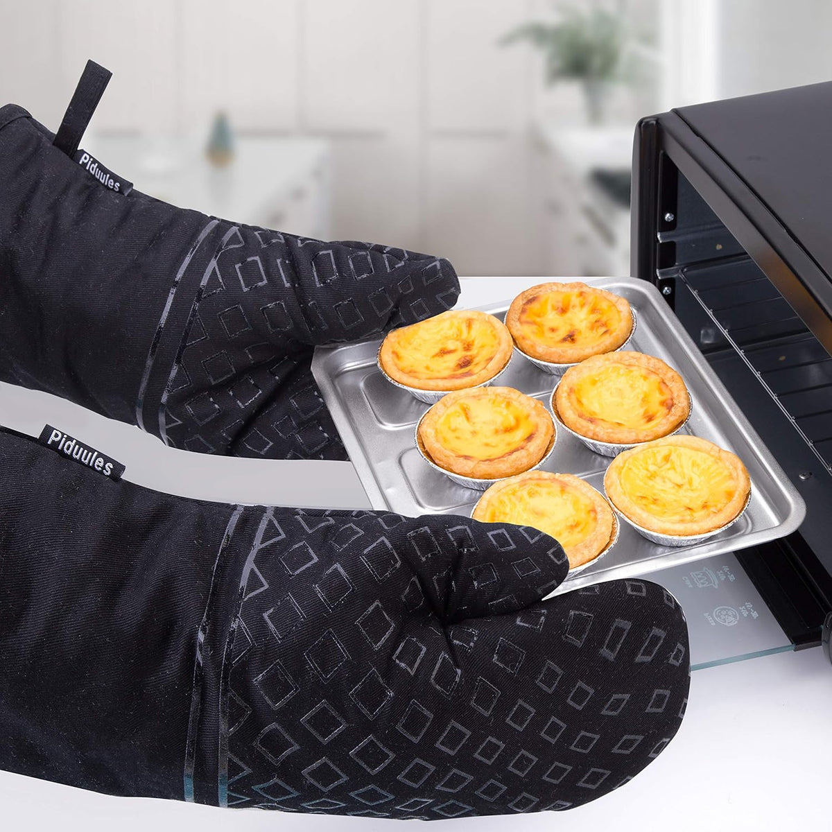 Set of 4 Oven Mitts and Pot Holders, 482 F Heat Resistant Hot Plate Moving Non-Slip Gloves for BBQ, Grill, Baking, Cooking, Oven, Microwave (Black)