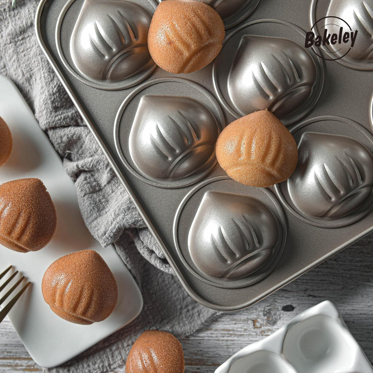 Muffin Cake Pan, Non-Stick 12-Cavity Chestnut-Shaped Bakeware for Oven Baking (Champagne Gold)