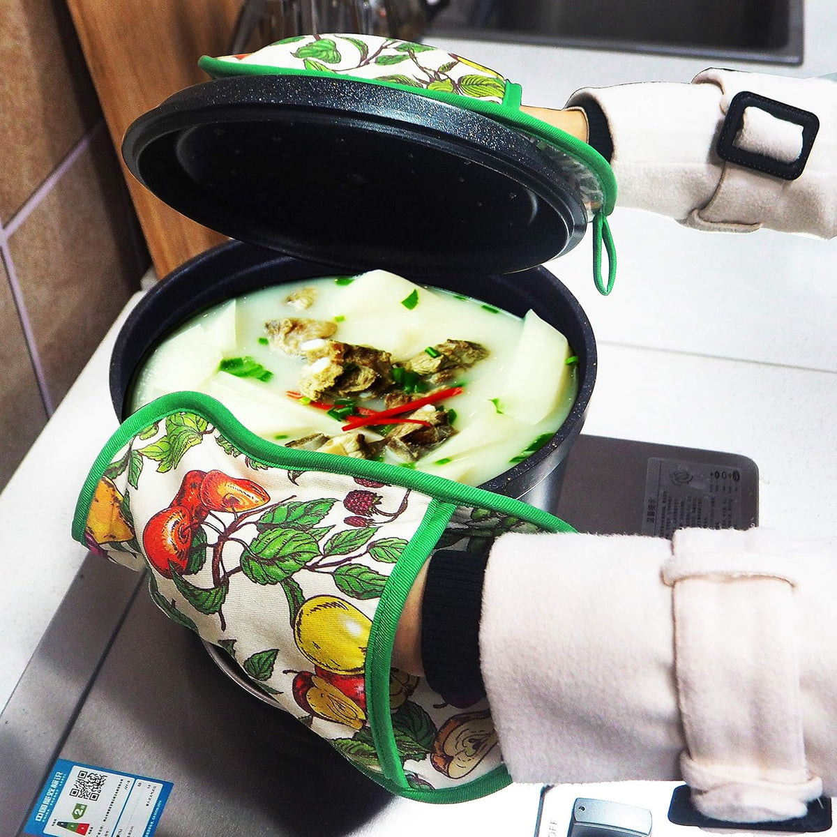 Pot Holders Set of 2 with Transparent Clear Silicone Shell and Nice Fruit Flower Cotton Lining, Heat Resistant to 500 F Kitchen Oven Gloves Pot Holder for Cooking (Fruit Flower, Potholders)