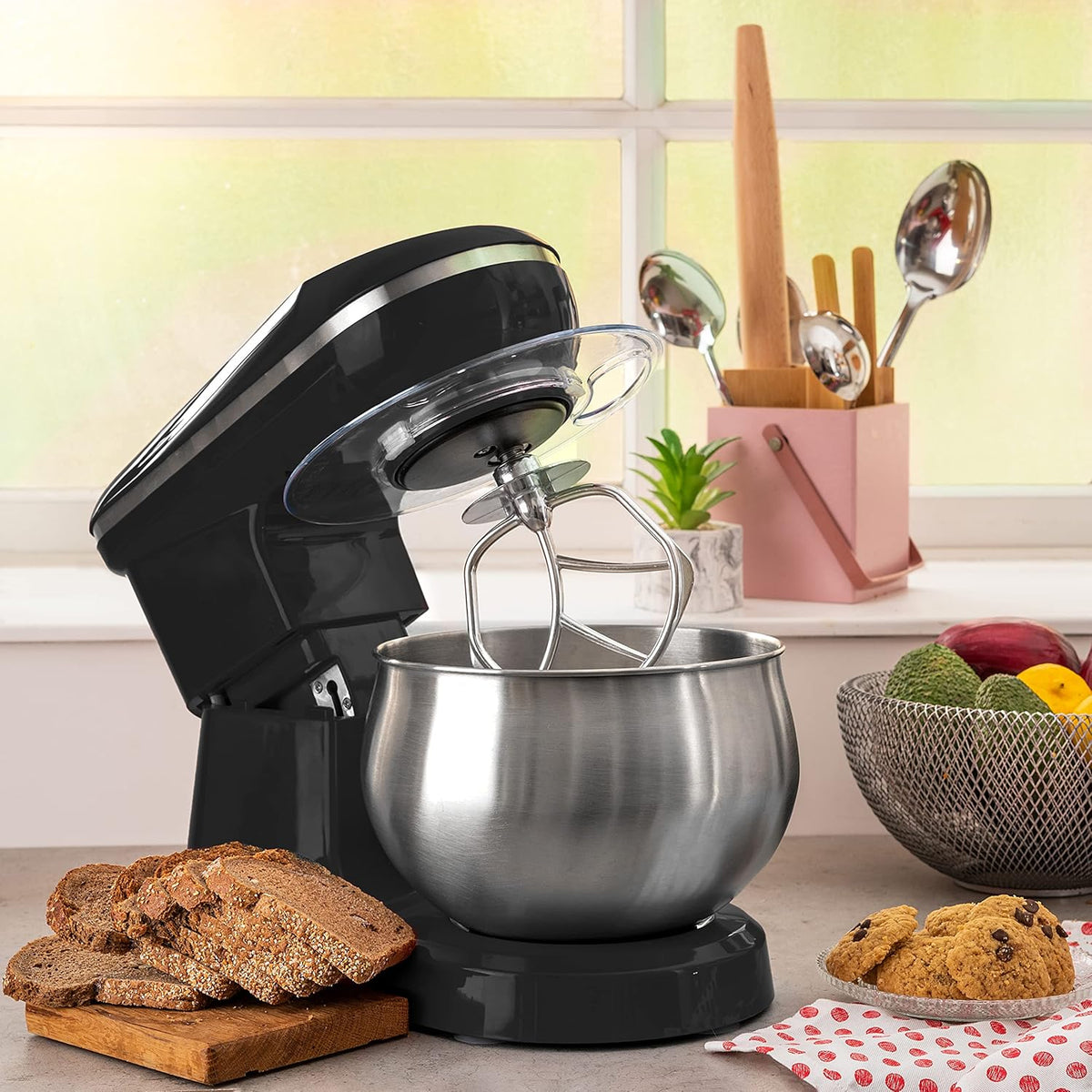 Moss & Stone Black Stand Mixer, 6 Speed Electric Mixer With 5.5 Quart Stainless Steel Mixing Bowl, Black Body Kitchen Mixer With Dough Hook, Egg Whisk, Beater & Baking Spatula, Classic Food Mixer