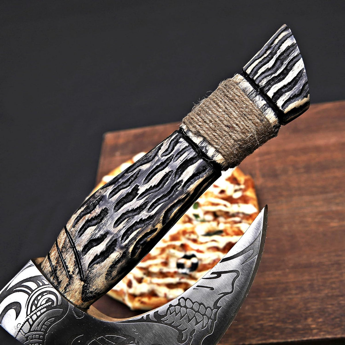MR. CRAFT Pizza Cutter Axe Rocker Carbon Steel Slicer Chef Pizza Cutter Viking Axe with Leather Cover - Premium Pizza Oven Accessories Ulu Rocking Pizza Gift Gifts for Men (King Skull)